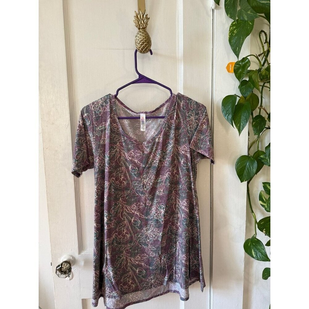 Lularoe women’s size small abstract top